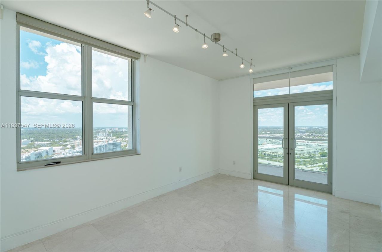 3330 NE 190th St, Unit MPH15, Aventura, FL 33180 Photo