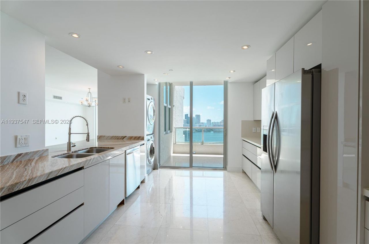 3330 NE 190th St, Unit MPH15, Aventura, FL 33180 Photo