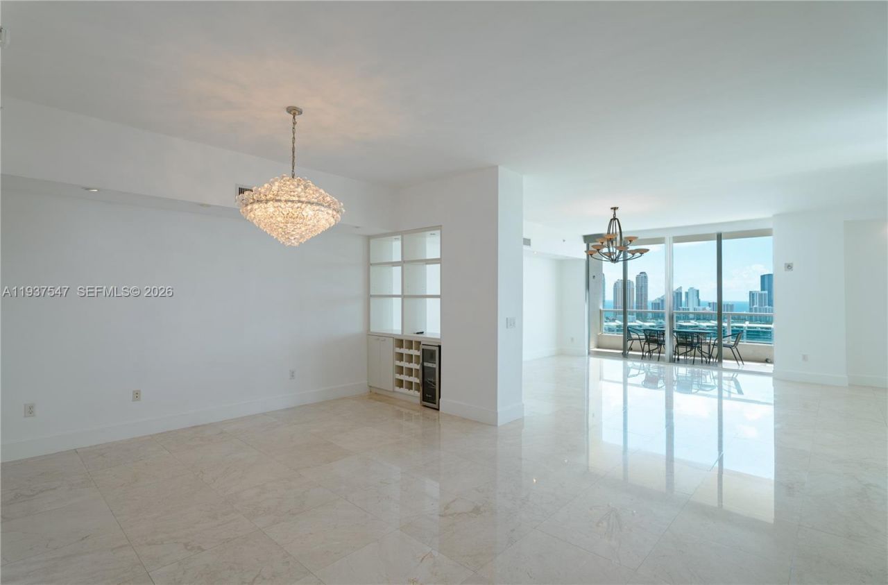 3330 NE 190th St, Unit MPH15, Aventura, FL 33180 Photo