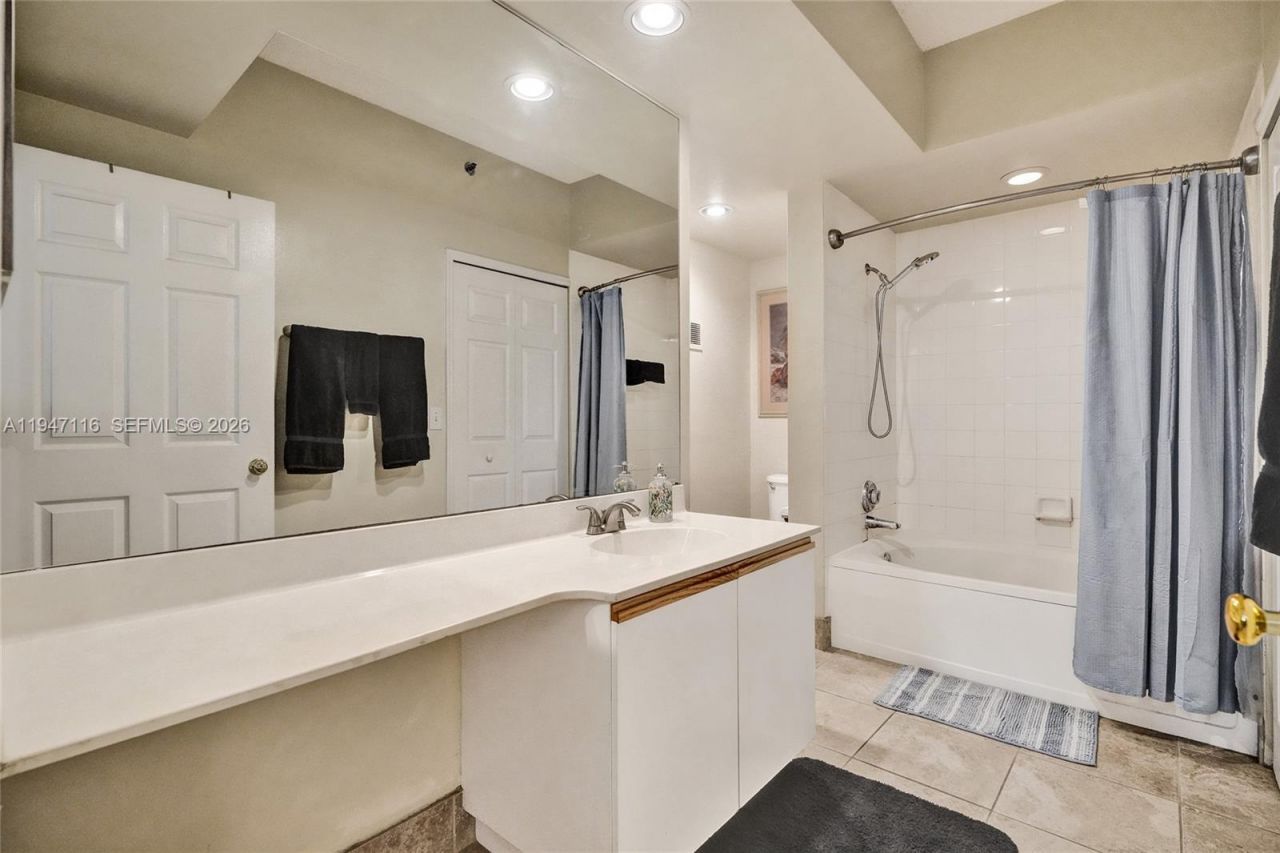 3155 NE 184th St, Unit 8103, Aventura, FL 33160 Photo