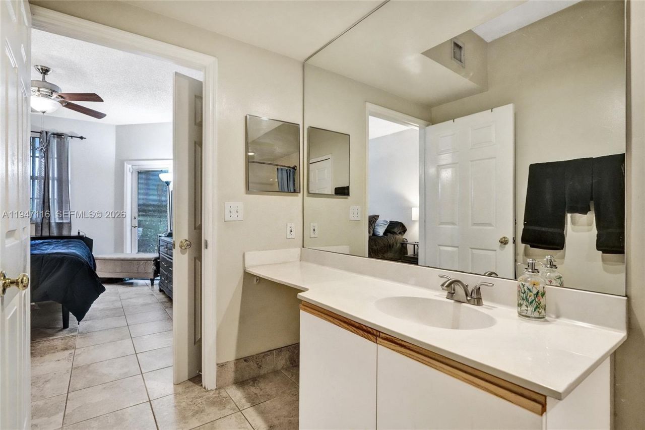 3155 NE 184th St, Unit 8103, Aventura, FL 33160 Photo