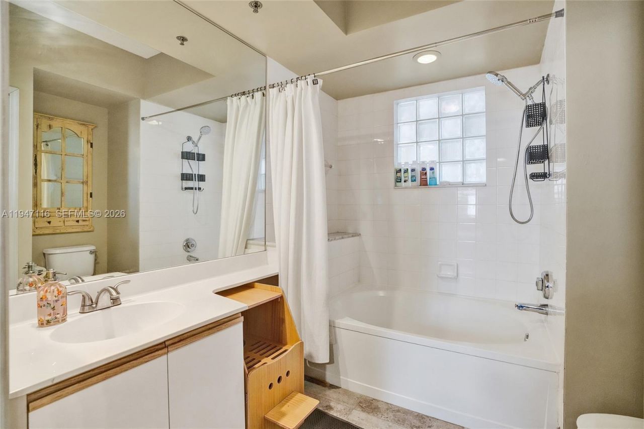 3155 NE 184th St, Unit 8103, Aventura, FL 33160 Photo