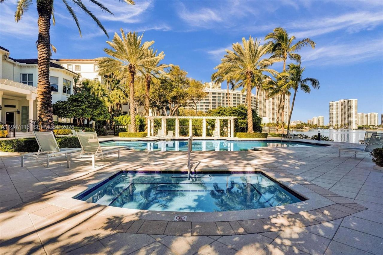 3155 NE 184th St, Unit 8103, Aventura, FL 33160 Photo