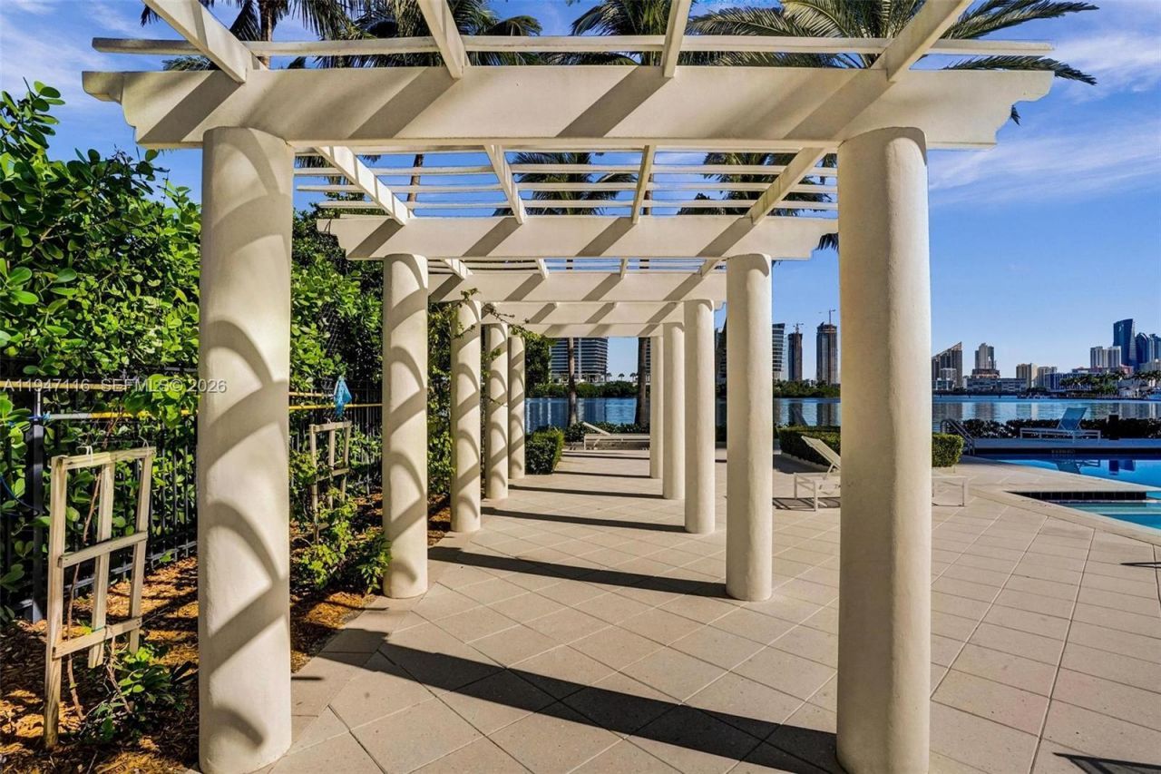 3155 NE 184th St, Unit 8103, Aventura, FL 33160 Photo