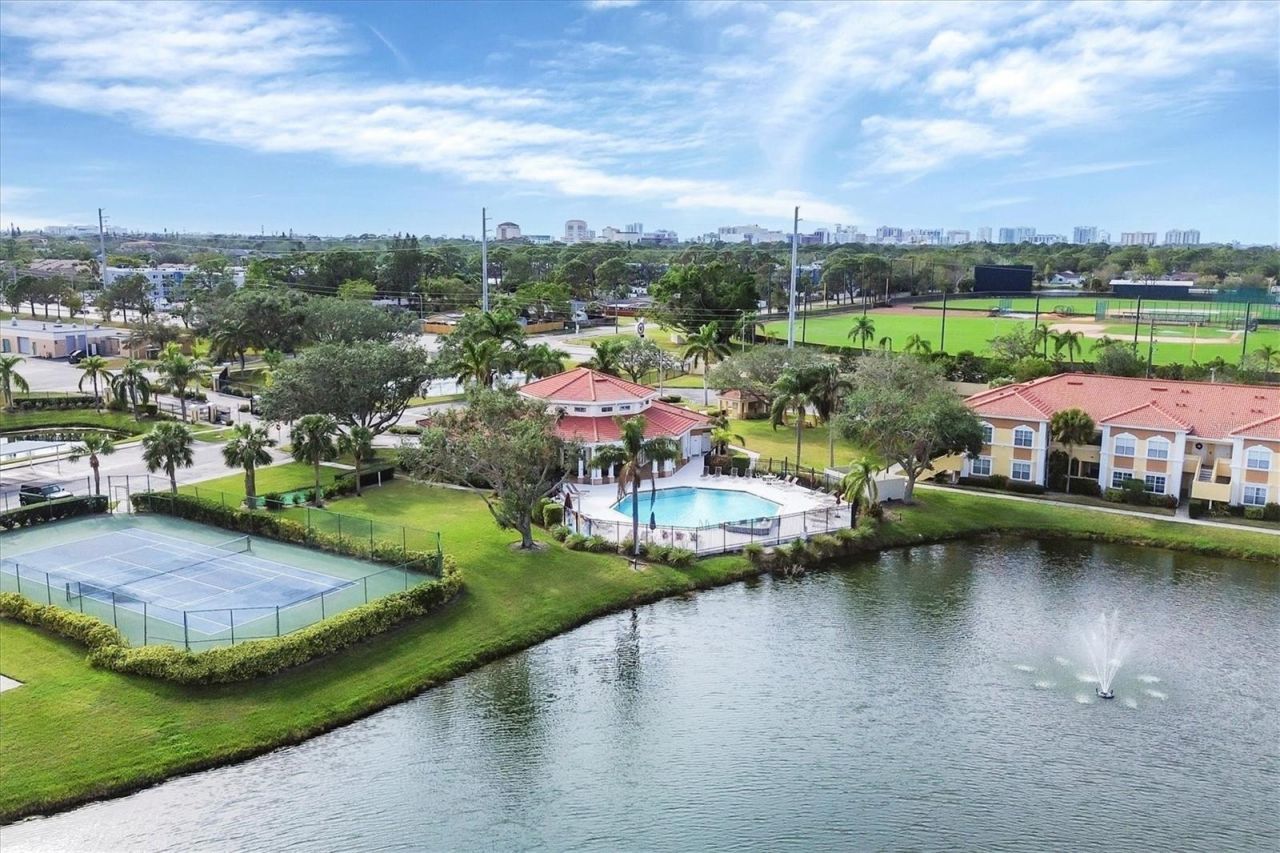 1195 Villagio Circle, Unit 102, Sarasota, FL 34237 Photo