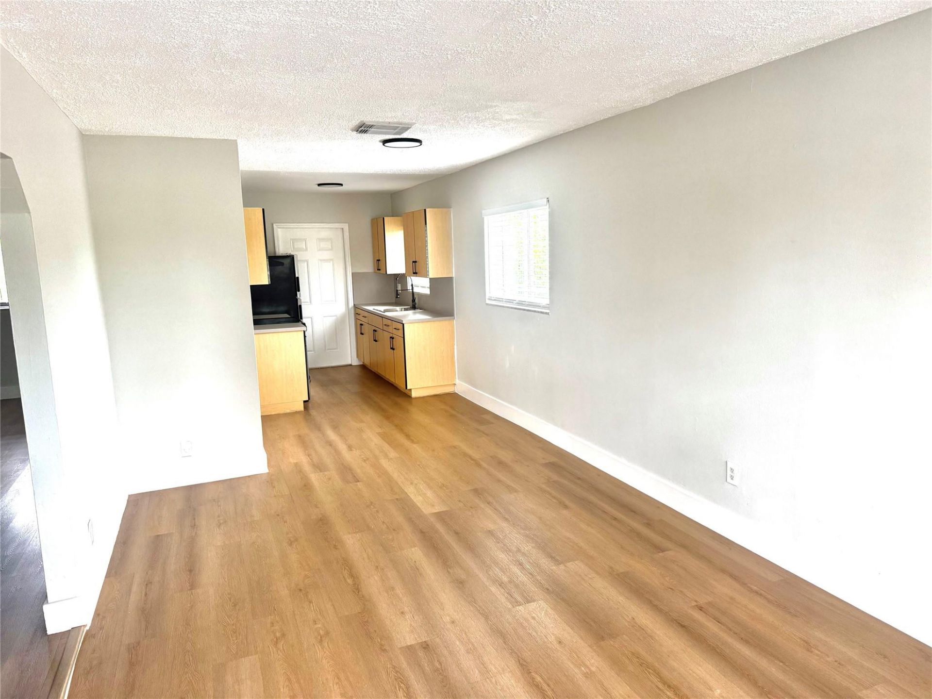 720 NE 7th Street, Unit 9, Hallandale Beach, FL 33009 Photo