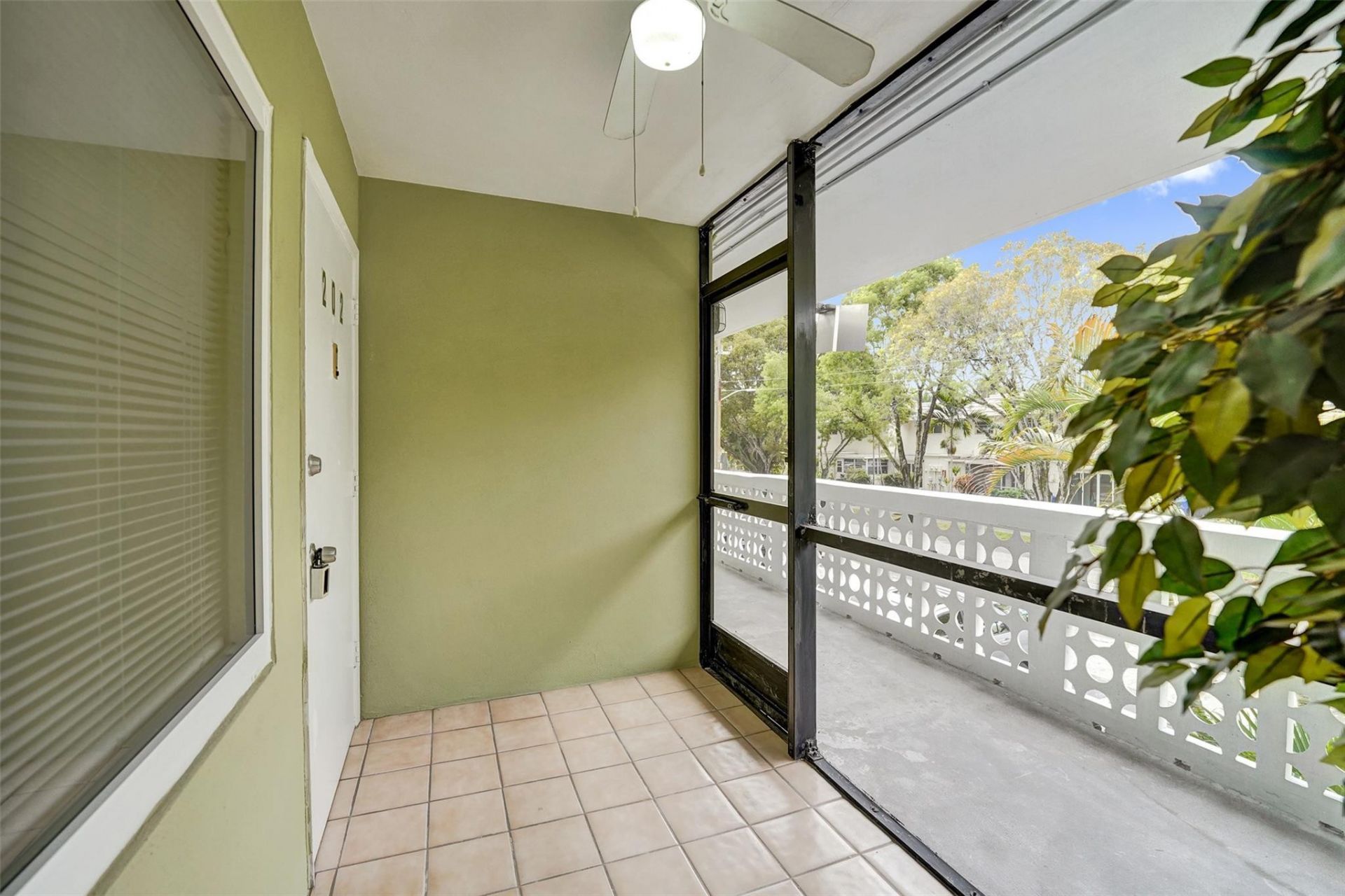 1425 Arthur Street, Unit 202A, Hollywood, FL 33020 Photo