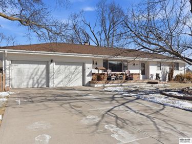 20764 Emmet Street, Omaha, NE 68022