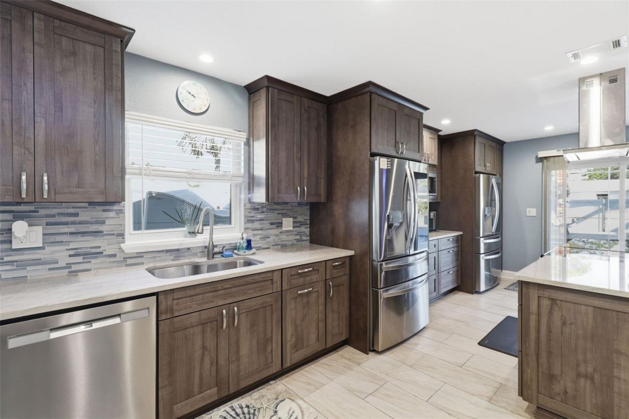 2551 Casilla Way S, Saint Petersburg, FL 33712 Photo