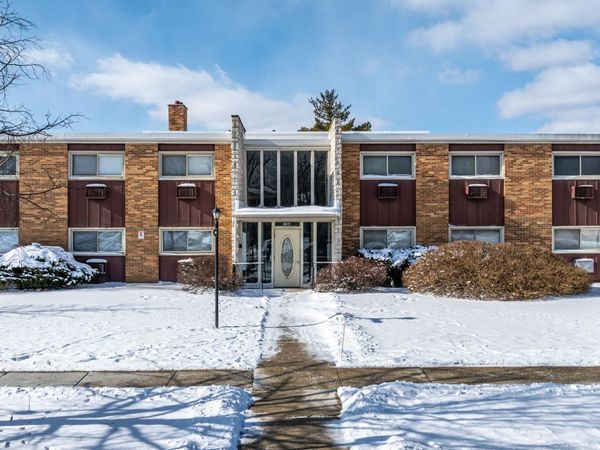 120 Collen Drive, Unit 221A, Lombard, IL 60148