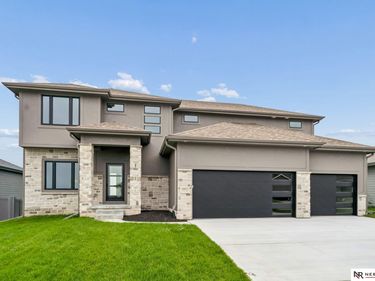 10911 N 161 Avenue, Bennington, NE 68007
