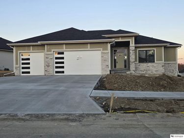 7805 N 167 Avenue, Bennington, NE 68007