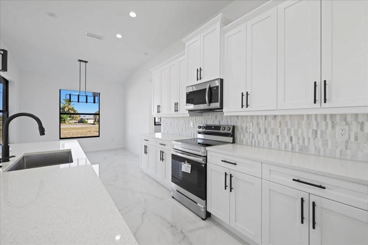 1501 NE 15th Terrace, Cape Coral, FL 33909 Photo