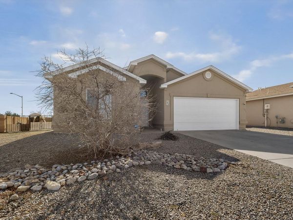 103 Oakwood Court SW, Rio Rancho, NM 87124