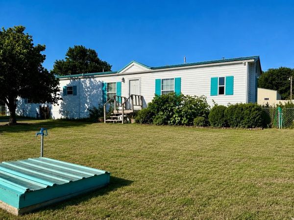 207 N Walnut Street, Fort Cobb, OK 73038
