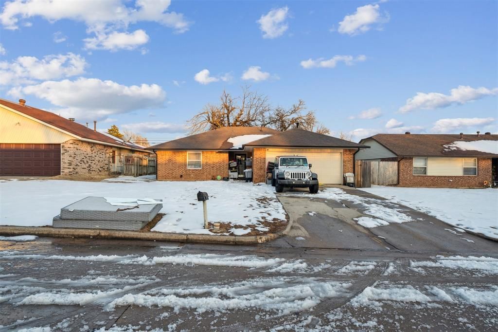 1828 Tim Drive, Oklahoma City, OK 73141 Main Photo