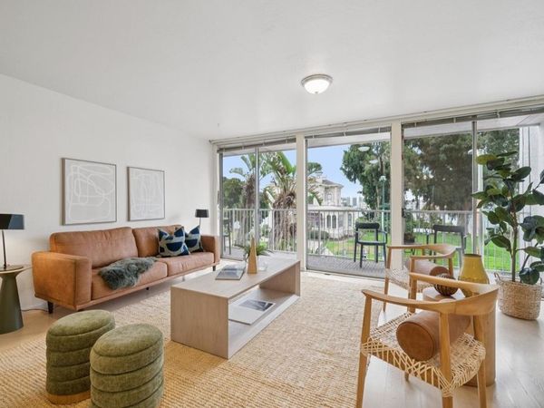 1425 Lakeside DR, Unit 201, Oakland, CA 94612