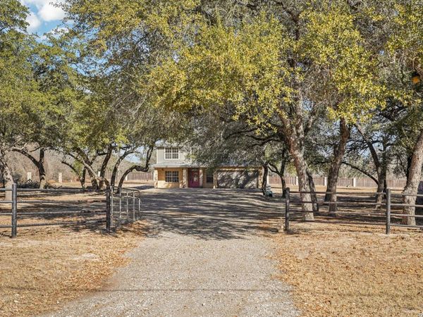 301 County Road 6862, Natalia, TX 78059