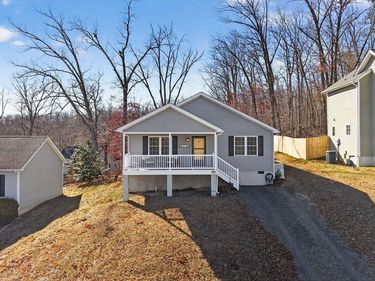 445 KIRBY AVE, Waynesboro, VA 22980