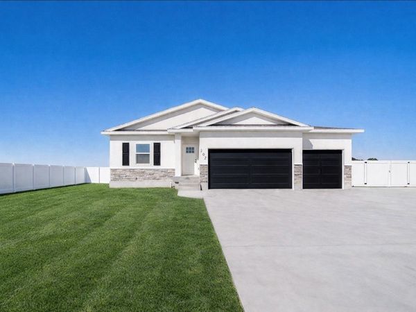 102 N Stocktrail, Idaho Falls, ID 83401