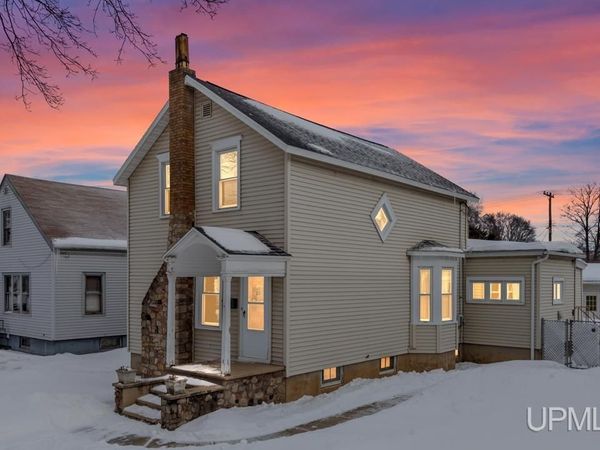 417 S 8th Street, Escanaba, MI 49829