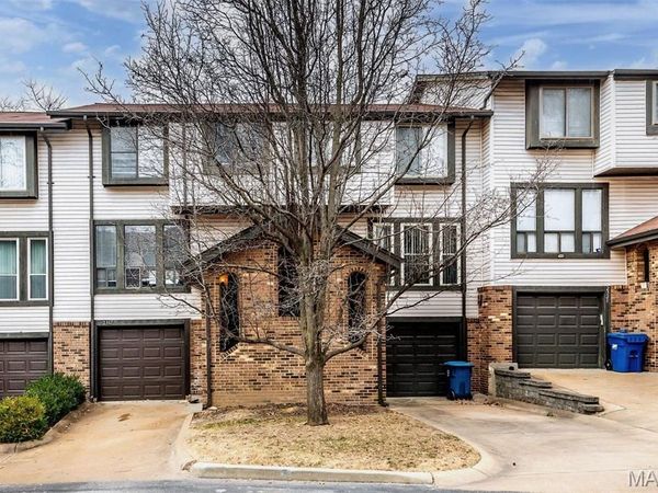 2317 Driftwood Place, Maryland Heights, MO 63146