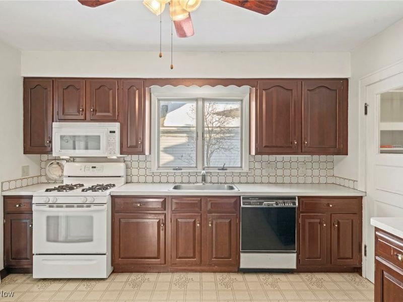 6693 Parma Park Boulevard, Parma Heights, OH 44130 Photo 14