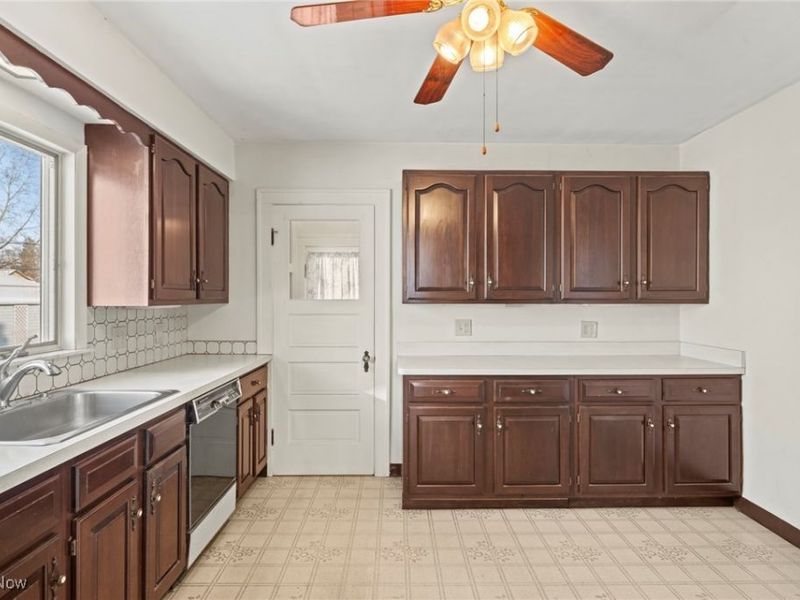 6693 Parma Park Boulevard, Parma Heights, OH 44130 Photo 15