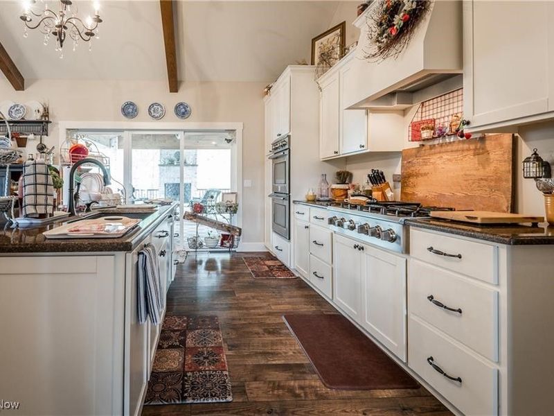 1426 Whispering Pines Drive NE, New Philadelphia, OH 44663 Photo 11