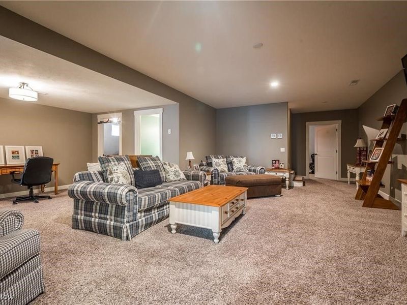 1426 Whispering Pines Drive NE, New Philadelphia, OH 44663 Photo 17