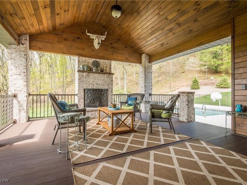 1426 Whispering Pines Drive NE, New Philadelphia, OH 44663 Photo 6