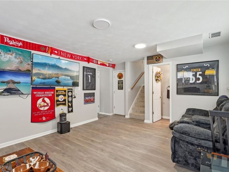 822 Castle Boulevard, Akron, OH 44313 Photo 16