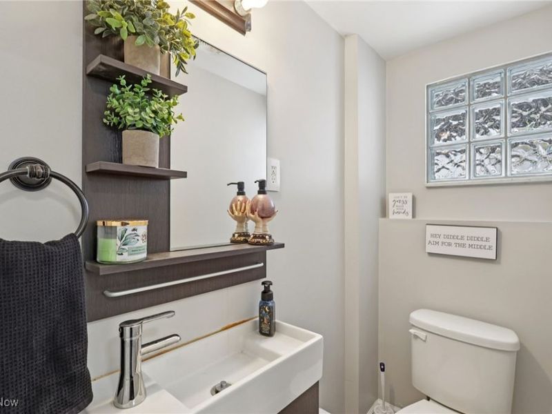 822 Castle Boulevard, Akron, OH 44313 Photo 17