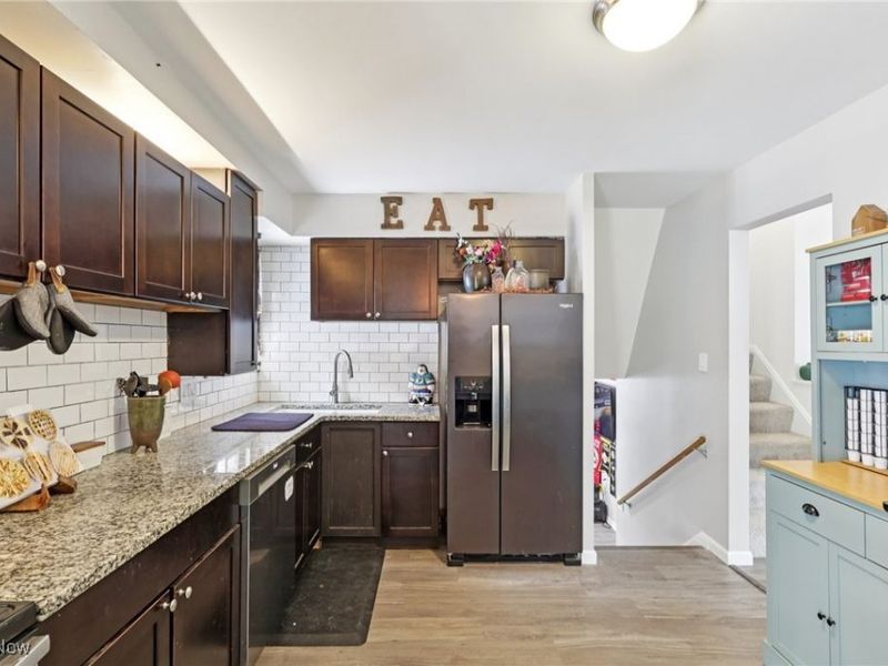 822 Castle Boulevard, Akron, OH 44313 Photo 8