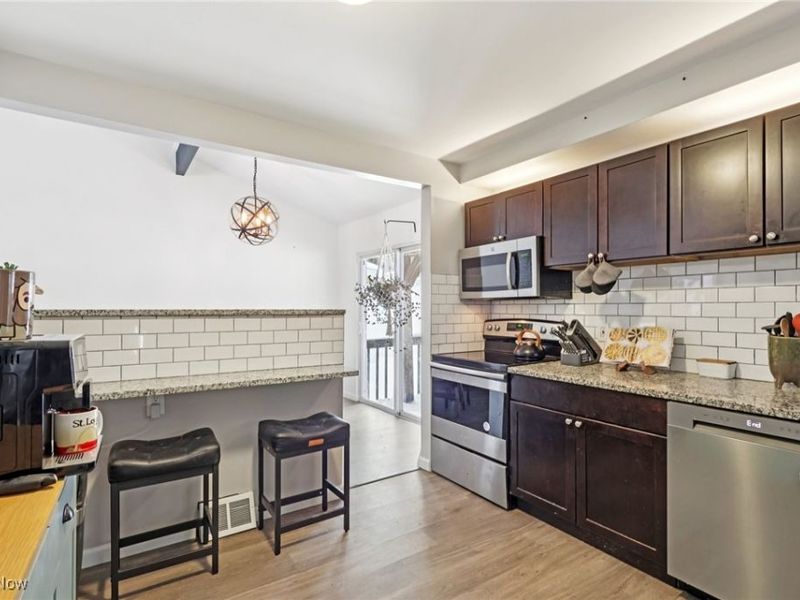 822 Castle Boulevard, Akron, OH 44313 Photo 9