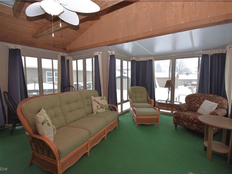 7058 Pine Grove Drive, Hubbard, OH 44425 Photo 14