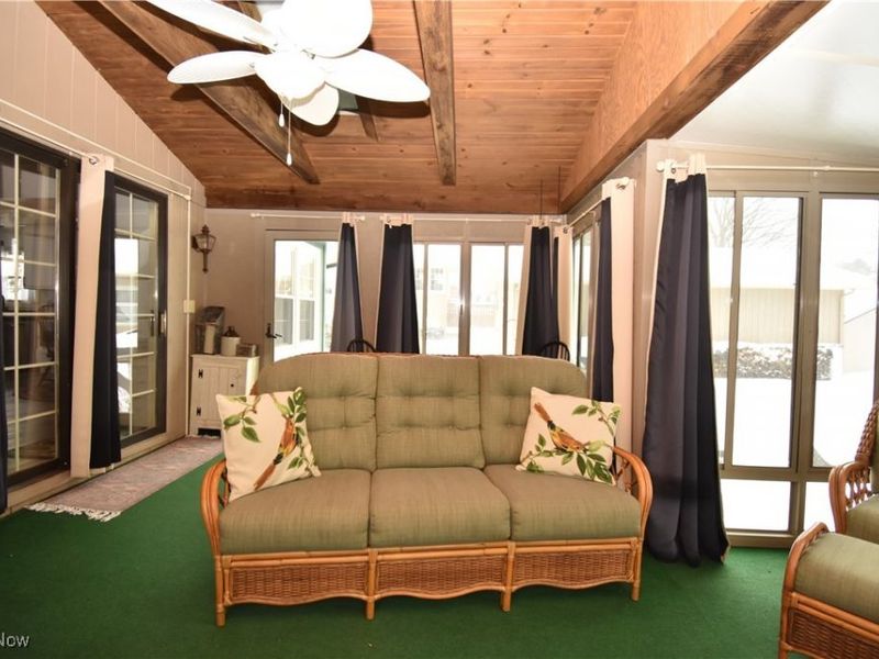 7058 Pine Grove Drive, Hubbard, OH 44425 Photo 15