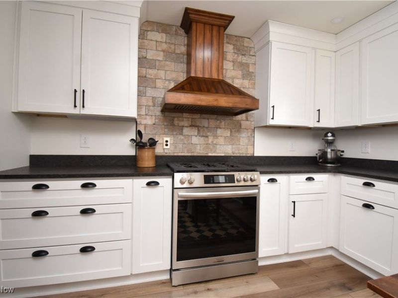 7058 Pine Grove Drive, Hubbard, OH 44425 Photo 19