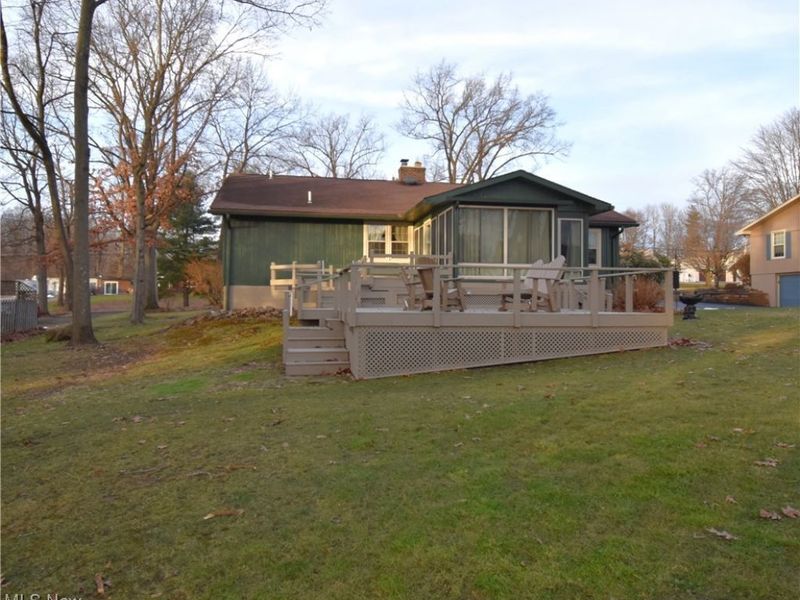 7058 Pine Grove Drive, Hubbard, OH 44425 Photo 3