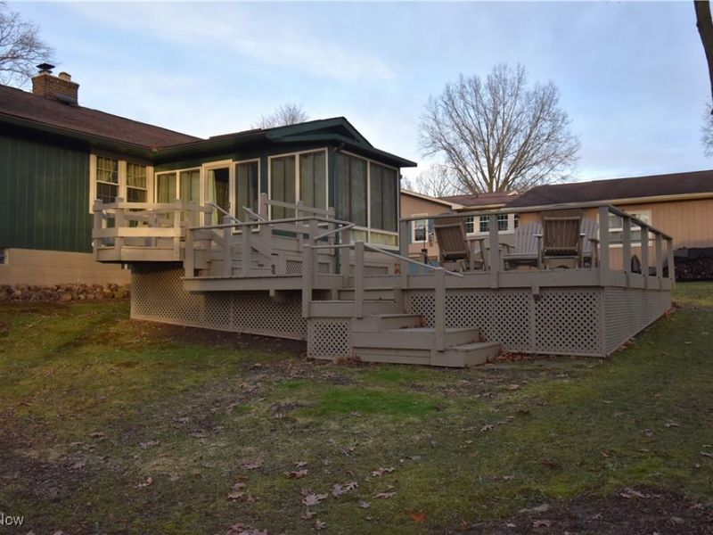 7058 Pine Grove Drive, Hubbard, OH 44425 Photo 4