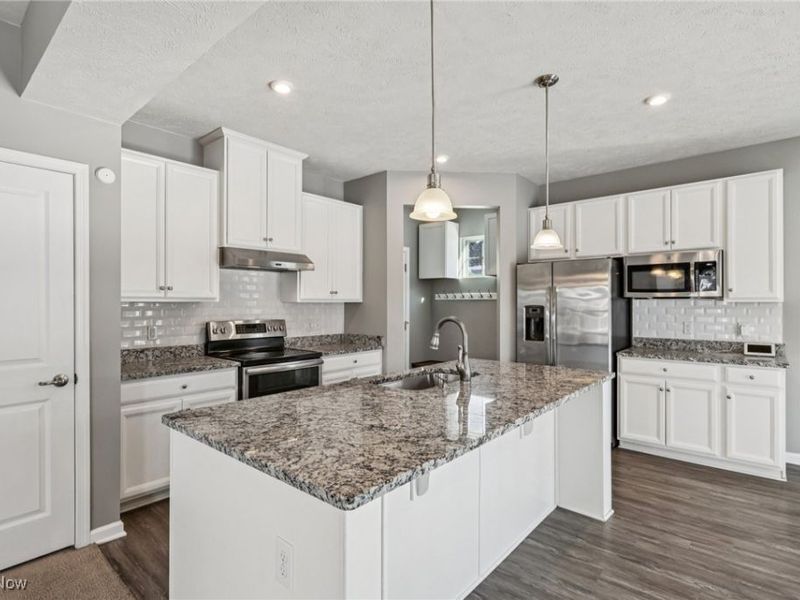 885 Sunrise Circle, Aurora, OH 44202 Photo 12