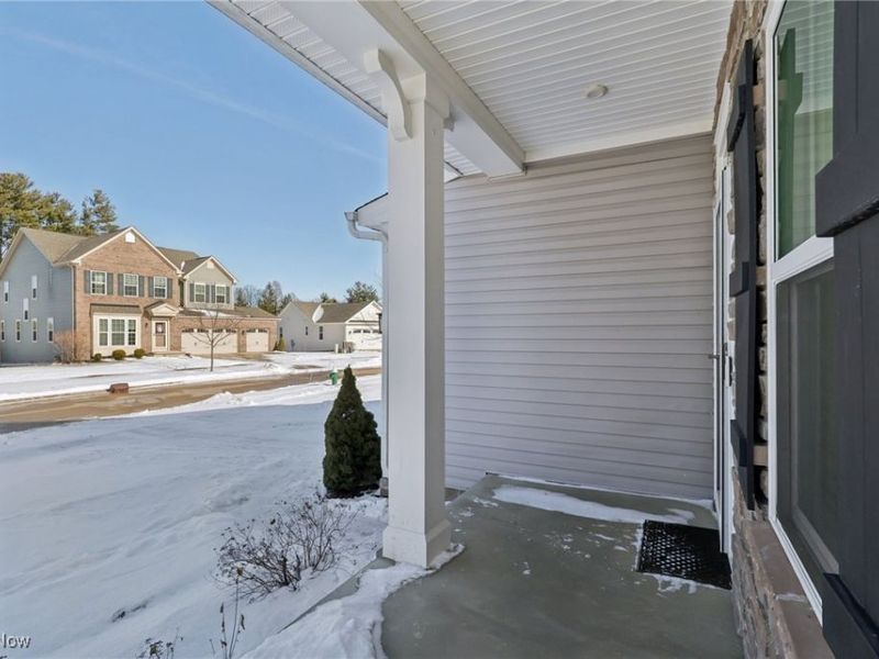 885 Sunrise Circle, Aurora, OH 44202 Photo 4