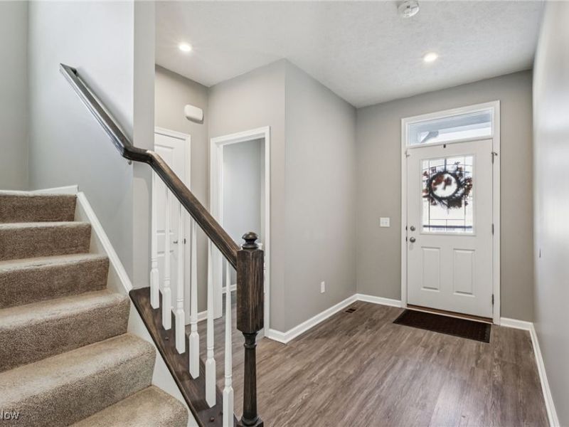 885 Sunrise Circle, Aurora, OH 44202 Photo 5