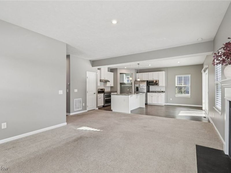 885 Sunrise Circle, Aurora, OH 44202 Photo 7