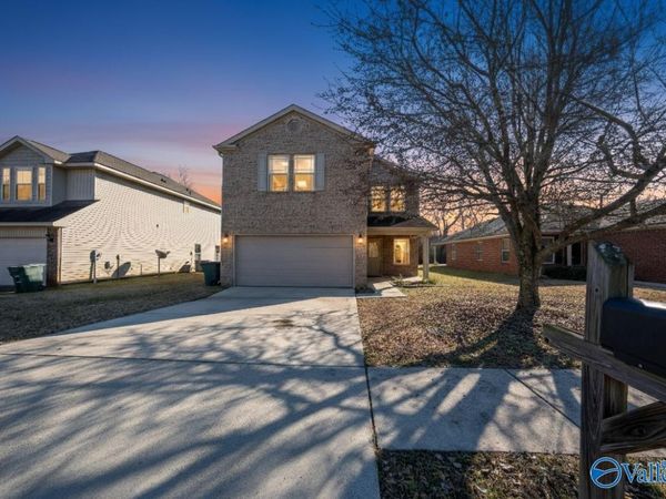 220 Valleyside Drive NE, Huntsville, AL 35810
