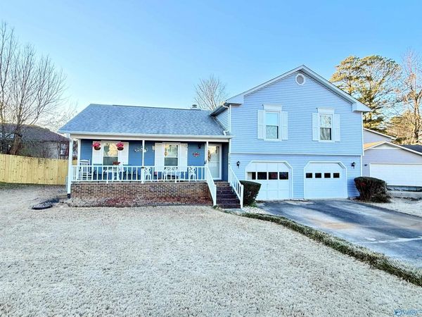 1054 Sandy Springs Road NW, Huntsville, AL 35806