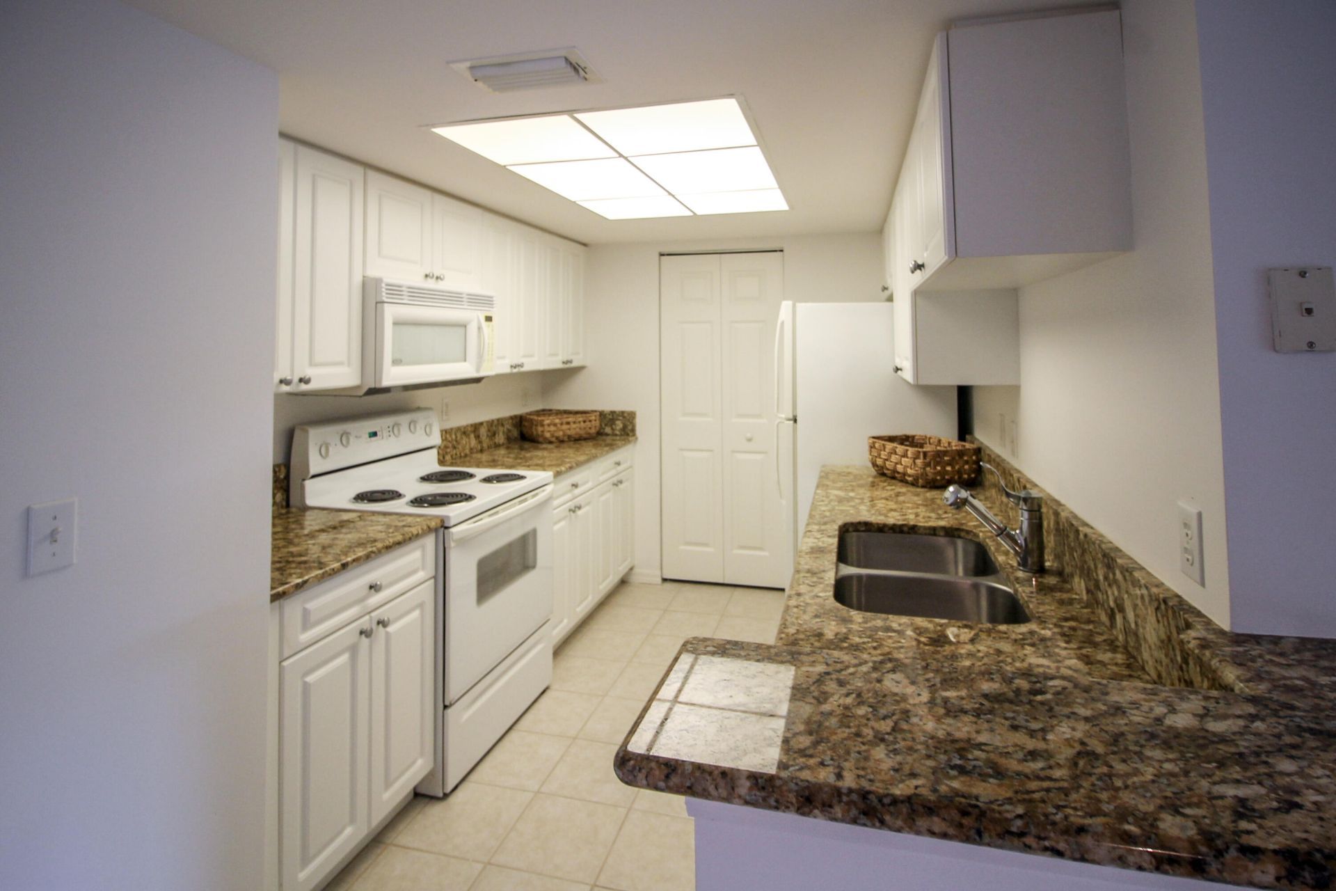 1200 Crestwood Court S, Unit 1204, Royal Palm Beach, FL 33411 Photo