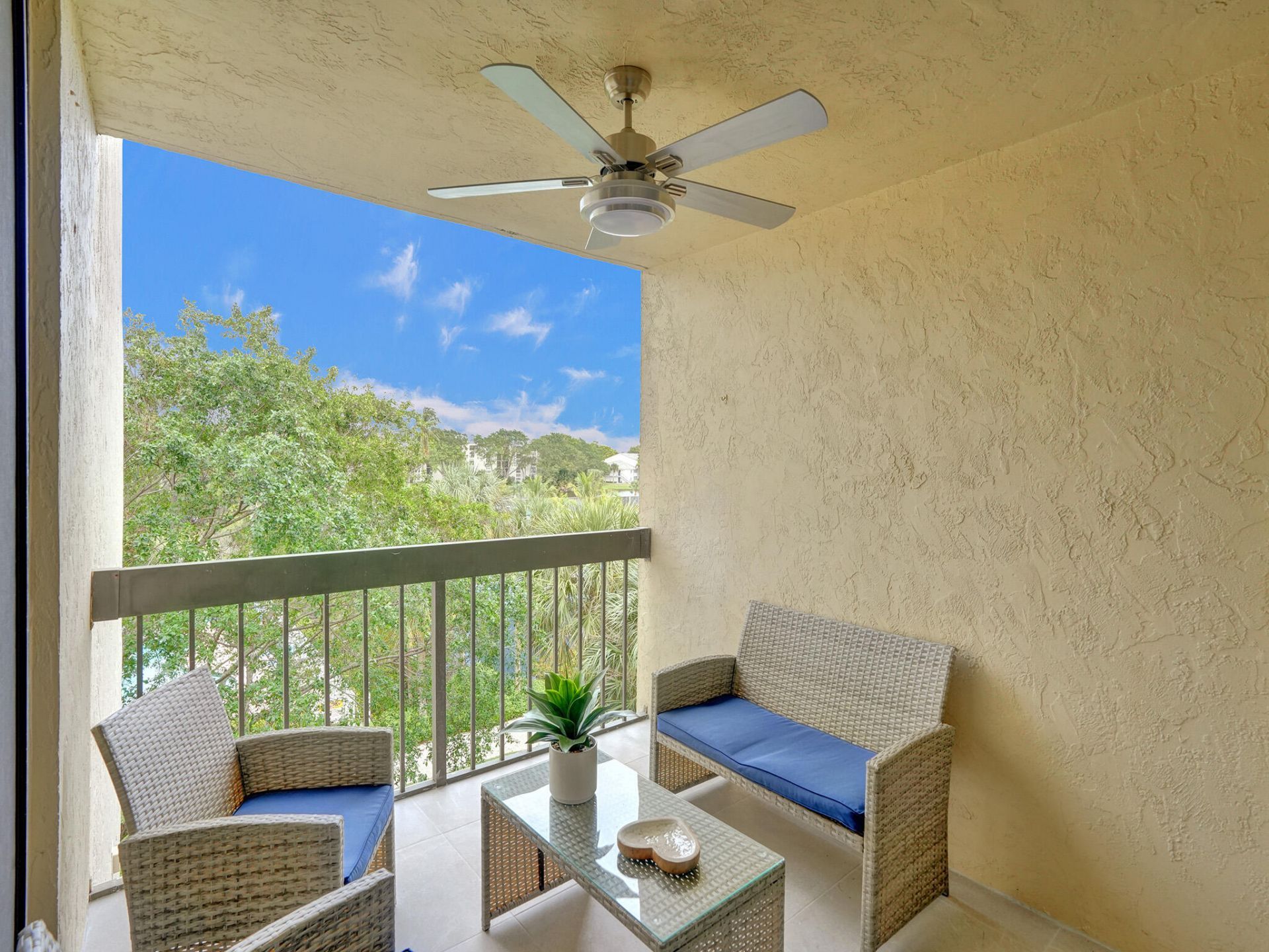 955 Egret Circle, Unit 405, Delray Beach, FL 33444 Photo
