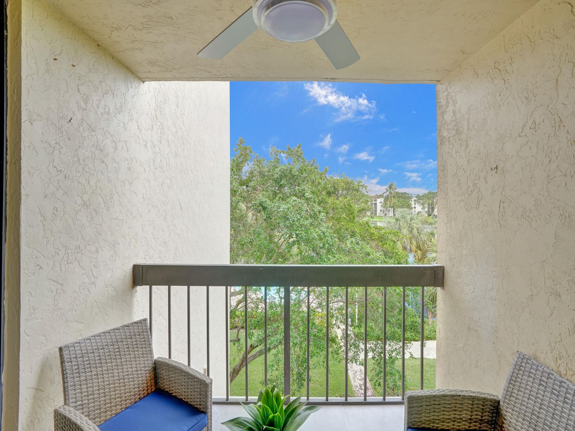 955 Egret Circle, Unit 405, Delray Beach, FL 33444 Photo