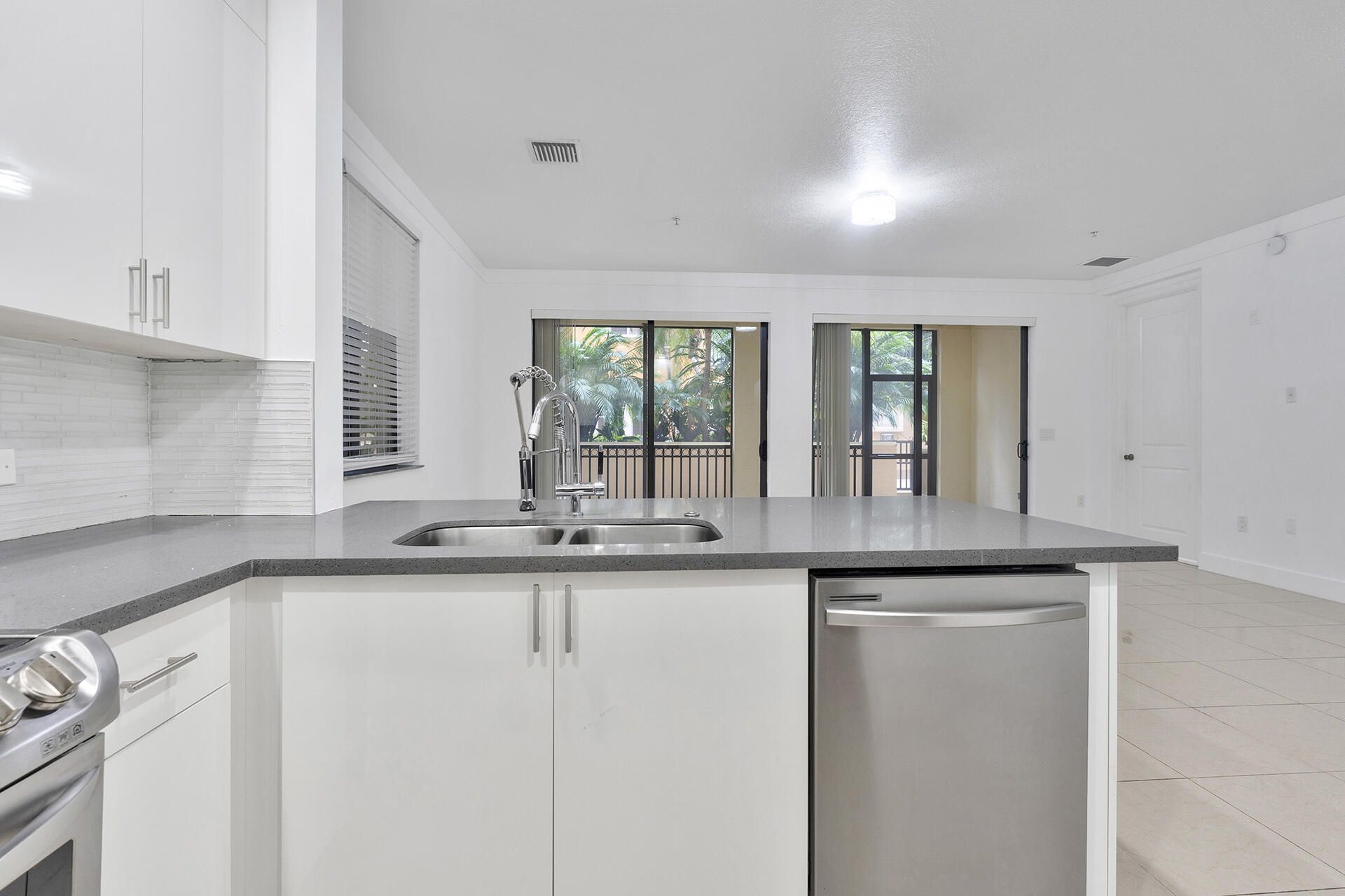 3020 NW 125th Avenue, Unit 223, Sunrise, FL 33323 Photo